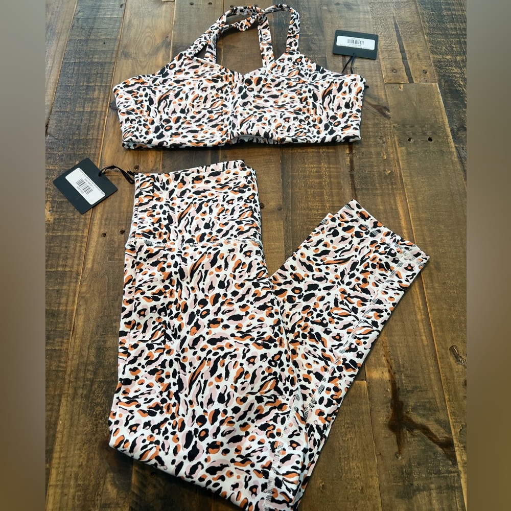 DYI size large Cailyn Bra & Signature crop Leggings New Savannah Spots
